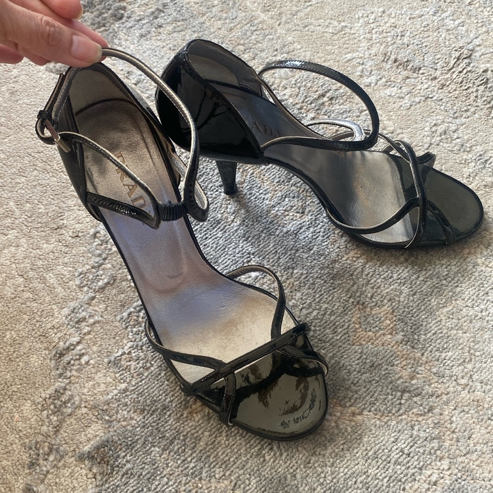 PRADA purple patent leather HEELS size 37.5